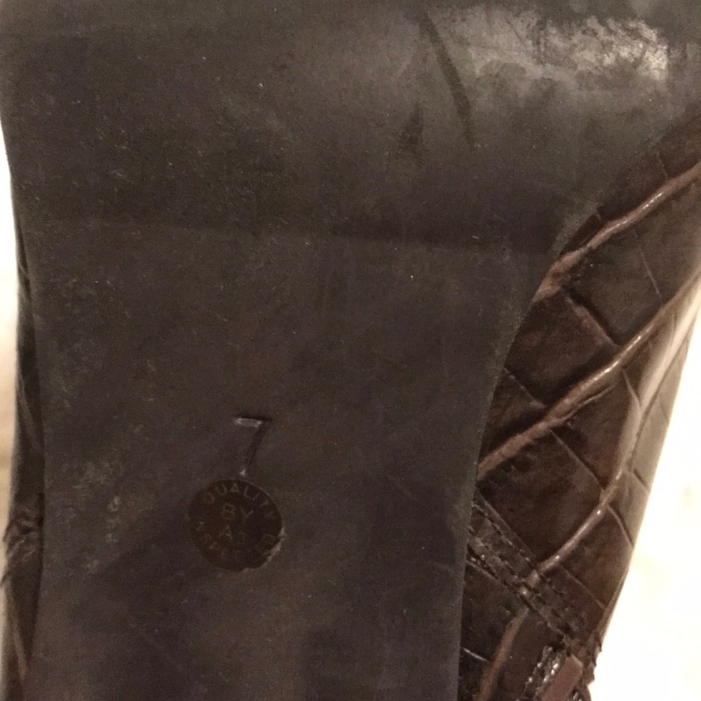 Leather Boots - Picture 8 of 8
